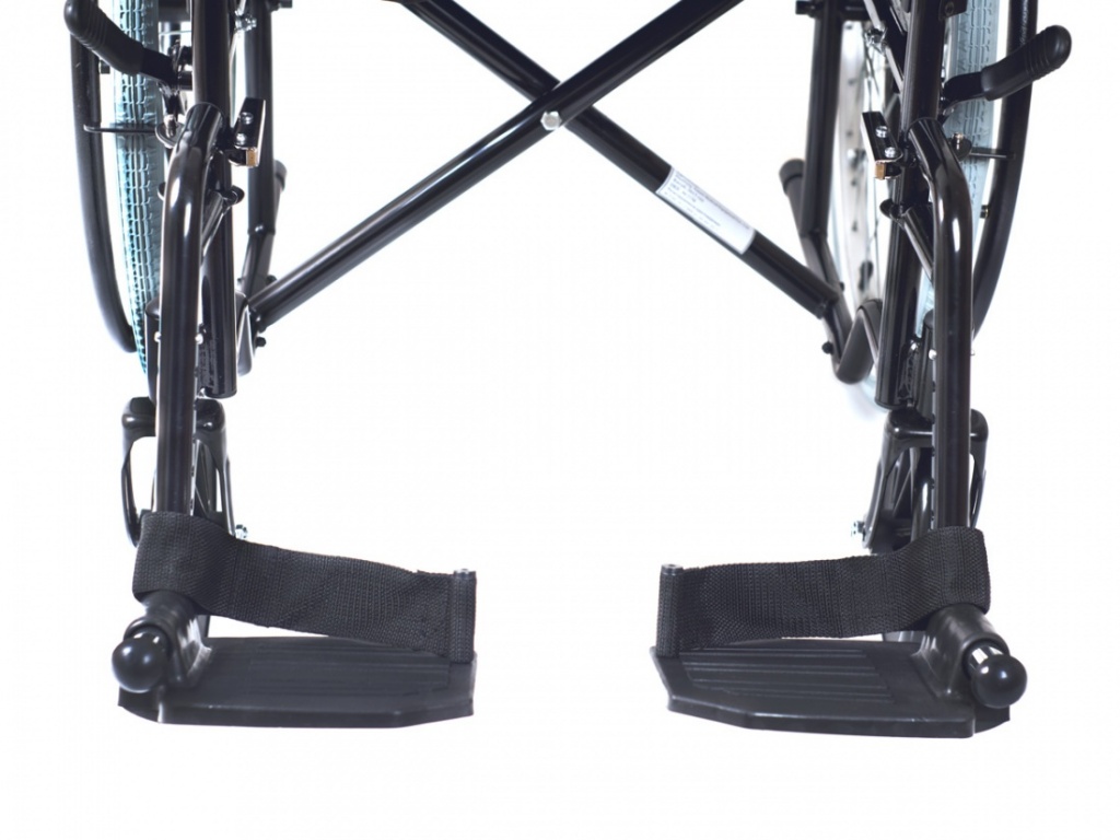 Кресло-коляска Ortonica Base 200 цельнолитые задние колеса